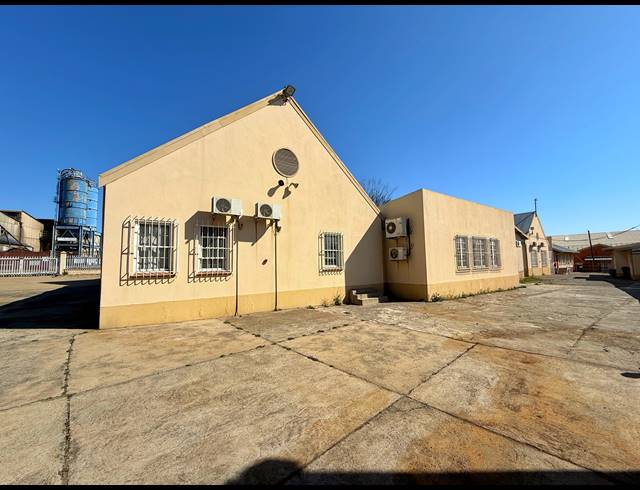 32,345M² WAREHOUSE TO LET IN WADEVILLE